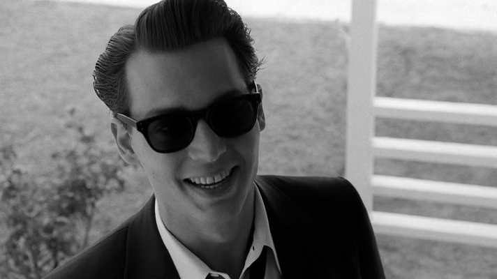 A Timeless Pairing of Style and Cinema: Johnny Depp Rocks Moscot Sunglasses in “Ed Wood”