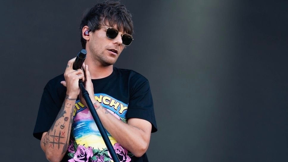 Louis Tomlinson Wows Festival Crowd in Ray-Ban Shades