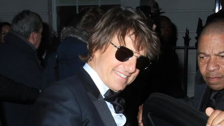 Tom Cruise’s Stylish Appearance and Signature Randolph Aviator Bright Chrome AF125 Sunglasses