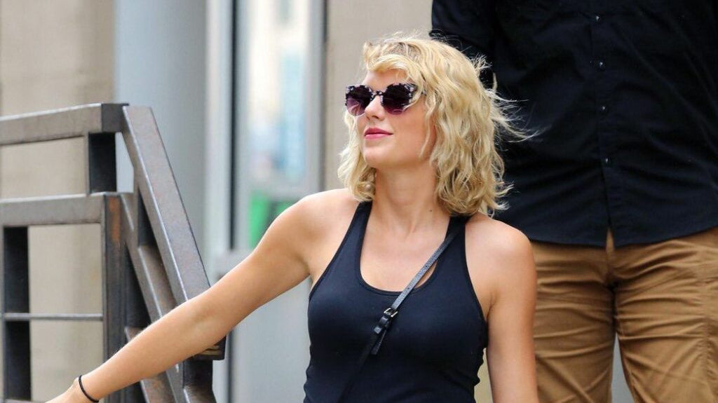 $50 Sunglasses Never Looked So Chic: Taylor Swift in Perverse ‘Doll Face’