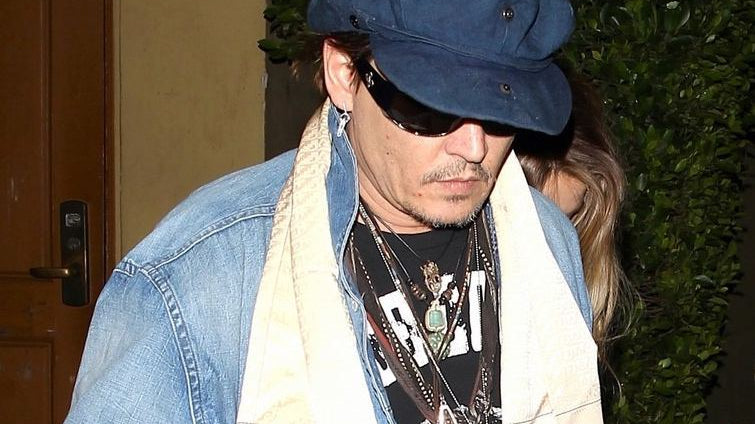 From Hollywood to Your Wardrobe: Johnny Depp’s Ray-Ban Pick