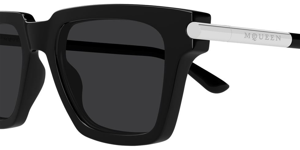 Alexander McQueen AM0519S 001 52 - Black/Silver / Gray #id:am0519s001_s:100110