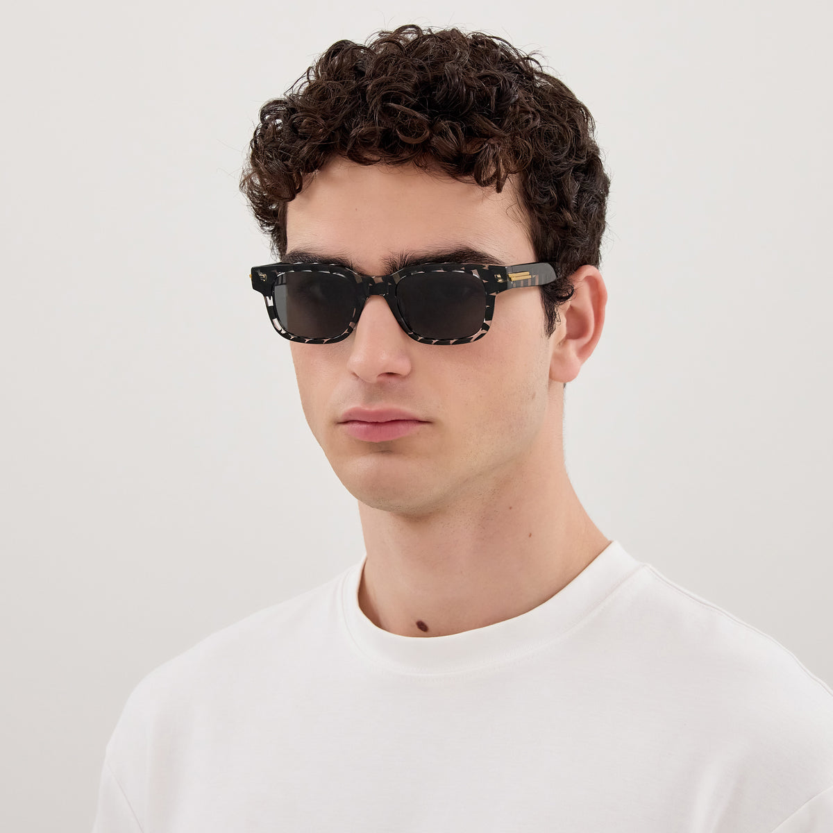 Bottega Veneta BV1411S 004 49 - Black / Gray #id:bv1411s004_s:102115