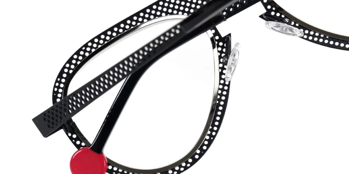 Sabine Be - Be Legend Hole