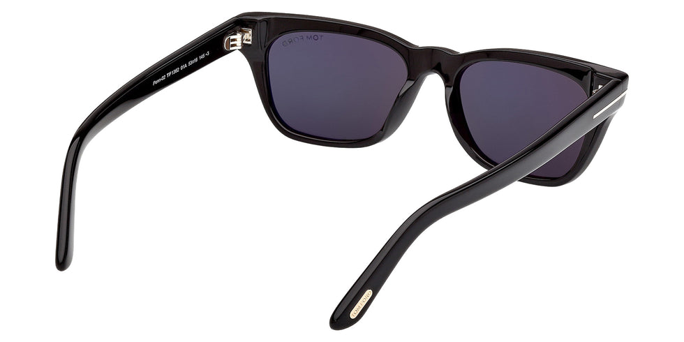Tom Ford FT1362 01A 53 - Shiny Black / Smoke 01A #id:ft136201a_s:100125
