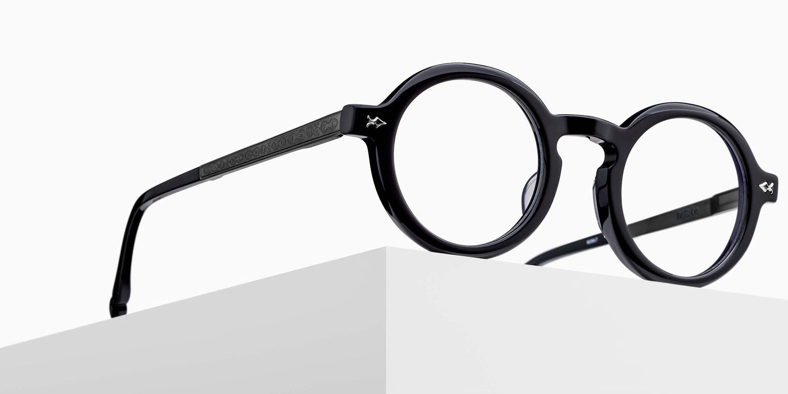 Matsuda M2067 46 - Black/Matte Ruthenium #id:m2067blackmatterutheniumclearlensoptical_s:100105