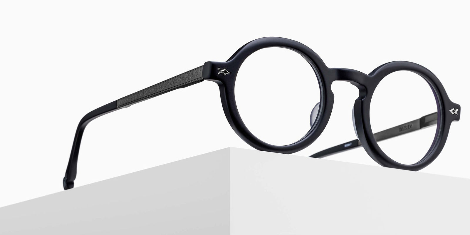 Matsuda M2067 46 - Matte Black/Brushed Ruthenium #id:m2067matteblackbrushedrutheniumclearlensoptical_s:102105