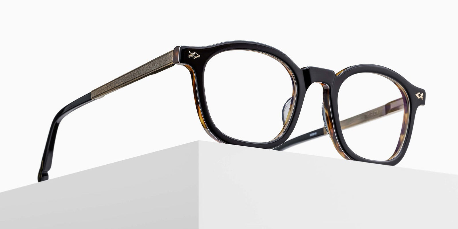 Matsuda M2068 48 - Black Tortoise/Antique Gold #id:m2068blacktortoiseantiquegoldclearlens48_s:102105