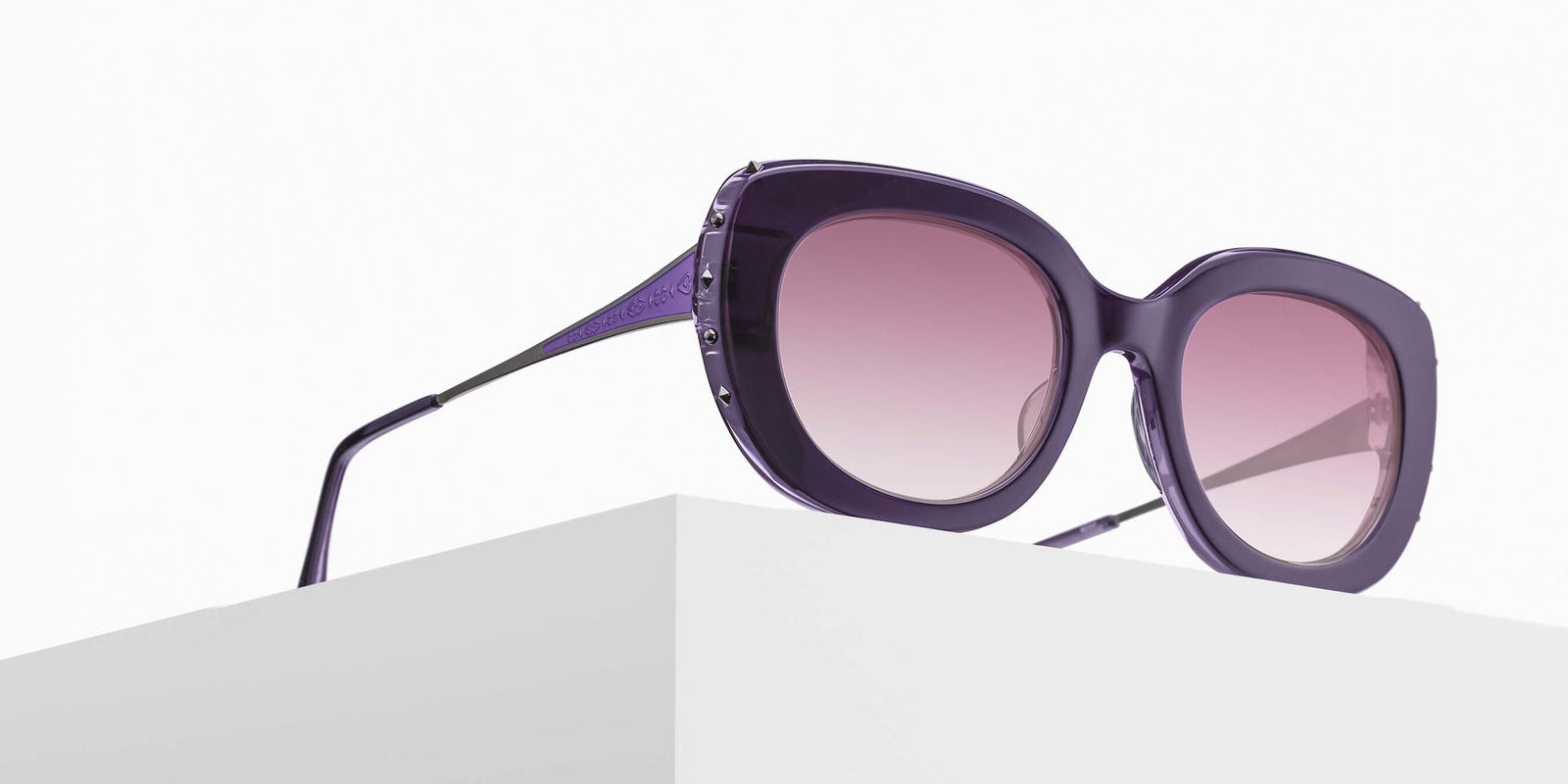 Matsuda M2069 49 - Deep Purple / Café Violet Gradient #id:m2069deeppurplecafvioletgradientsunglass_s:106105
