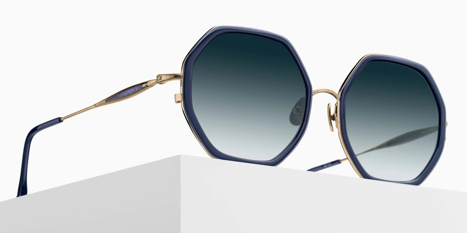 Matsuda M3162 54 - Brushed Gold/Dark Navy Crystal / Blue Gradient #id:m3162brushedgolddarknavycrystalbluegradient54_s:100105
