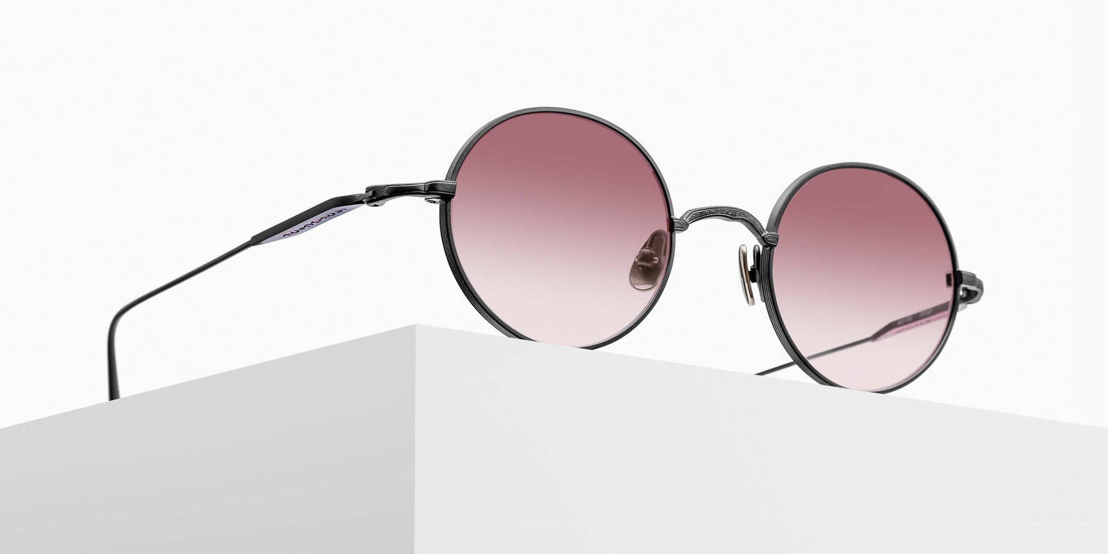 Matsuda M3168 46 - Matte Black / Rose Gradient #id:m3168matteblackrosegradient46_s:106105