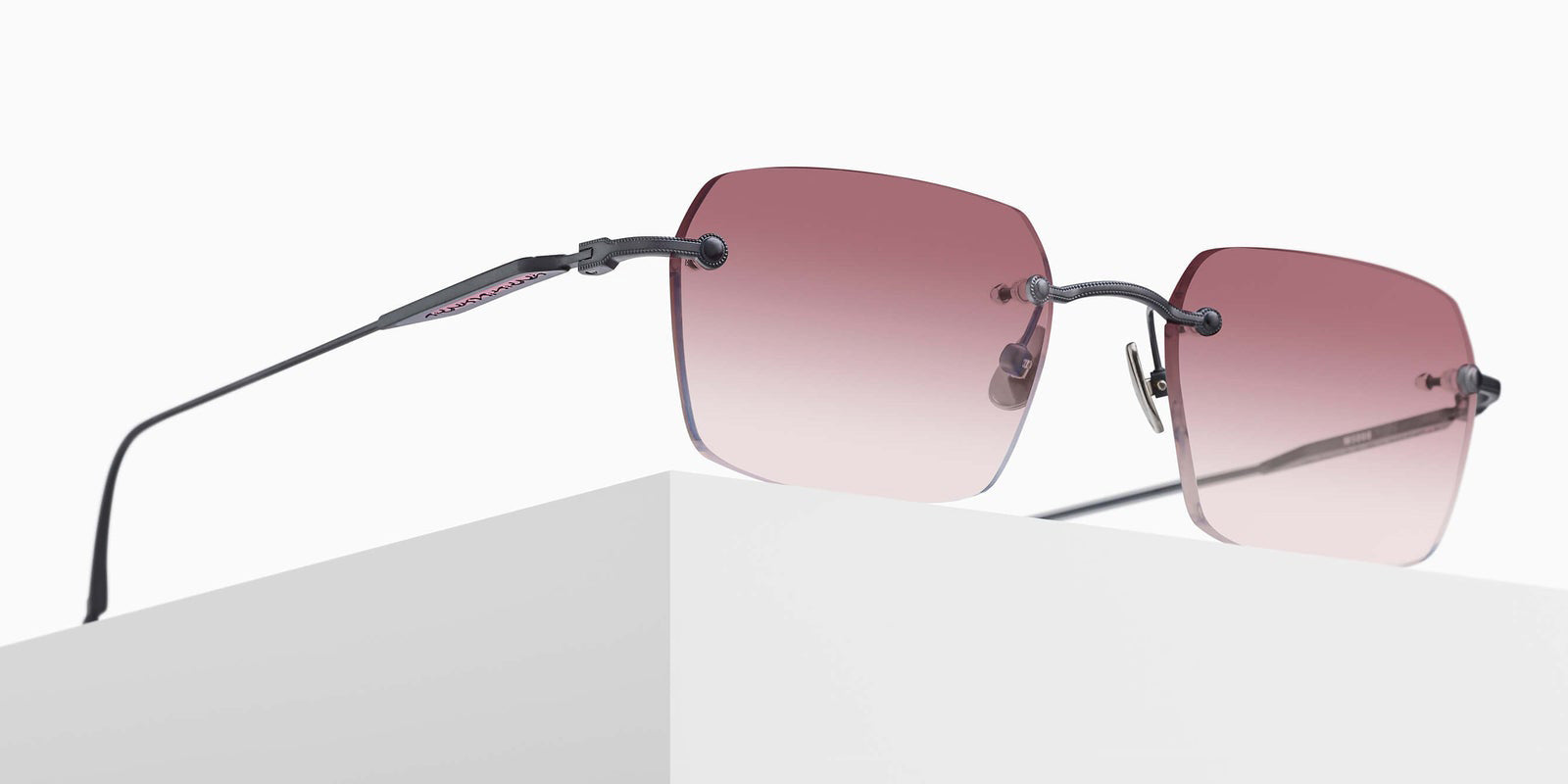 Matsuda M5008 51 - Matte Black / Rose Gradient #id:m5008matteblackrosegradient51_s:102105
