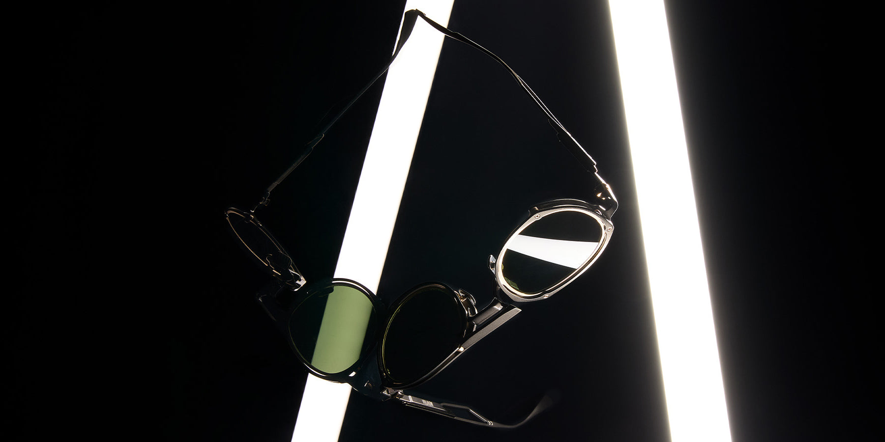 Movitra Trinitas 04 50 - Brushed Gun & Polished Light Gold Metal #id:mvttrinitas04brushedgunpolishedlightgoldmetal_s:104130