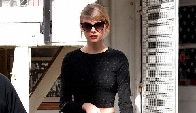 A Pop Star’s Accessory: Taylor Swift Wears Michael Kors Sunglasses