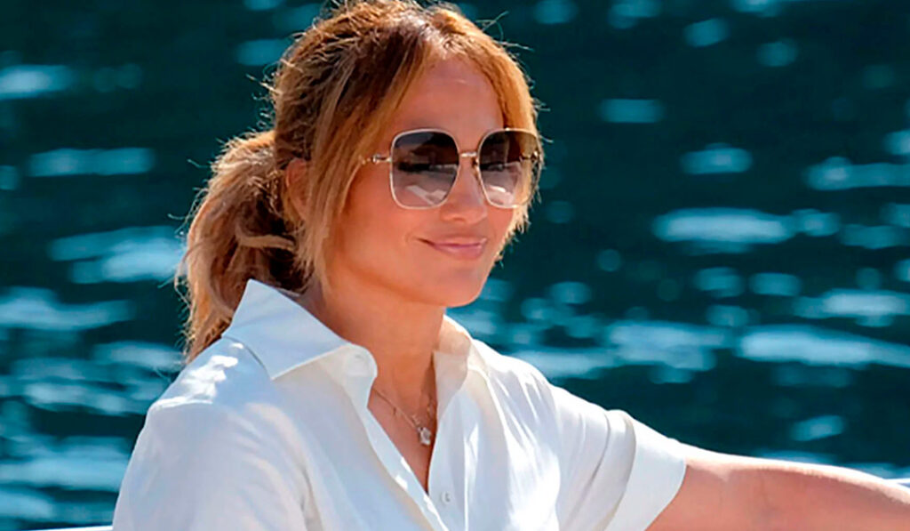 Favorite Sunglasses of Jennifer Lopez for Summer 2021