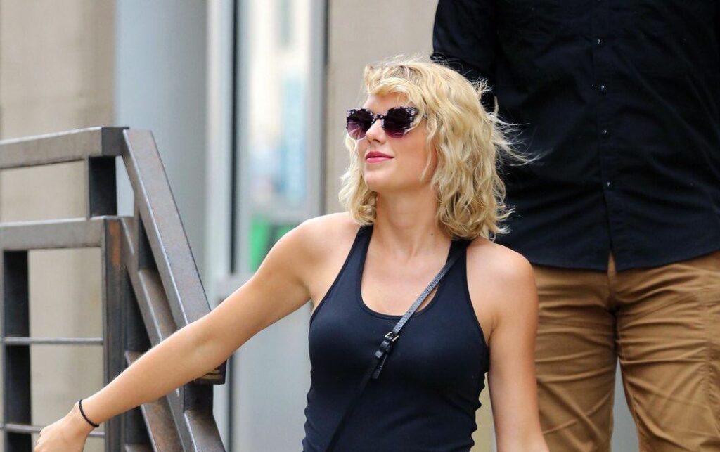 $50 Sunglasses Never Looked So Chic: Taylor Swift in Perverse ‘Doll Face’