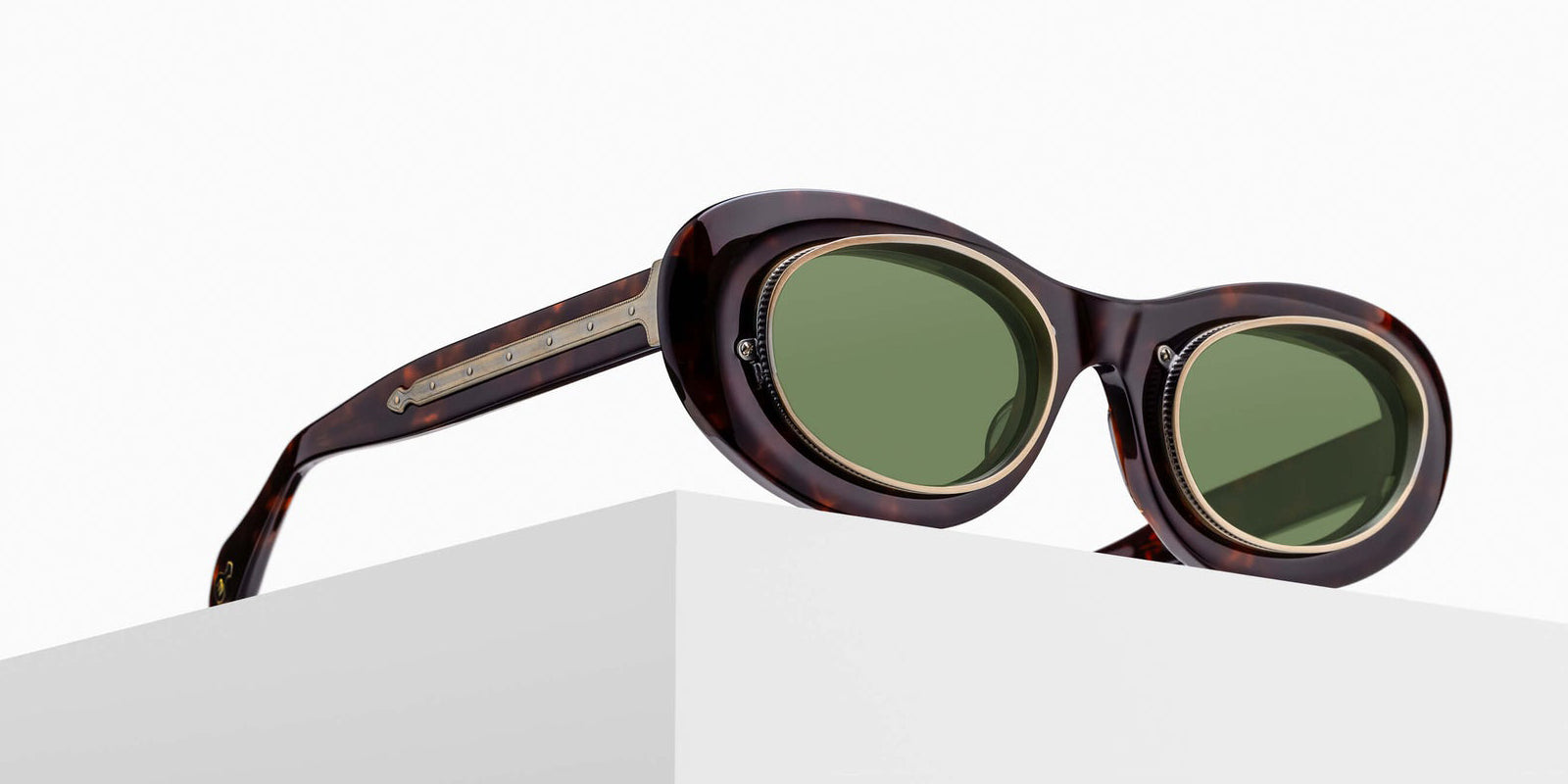 Matsuda 10604H 49 - Dark Tortoise / Sage Green #id:10604hdarktortoisesagegreensunglass_s:104105