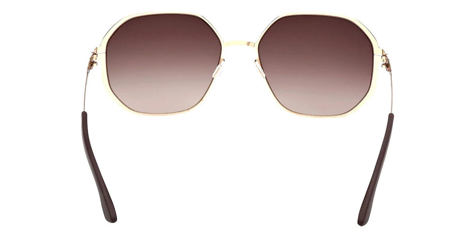 ic! berlin - Dominica