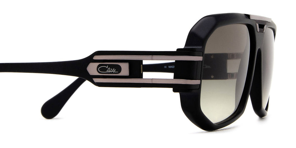 Cazal - 675