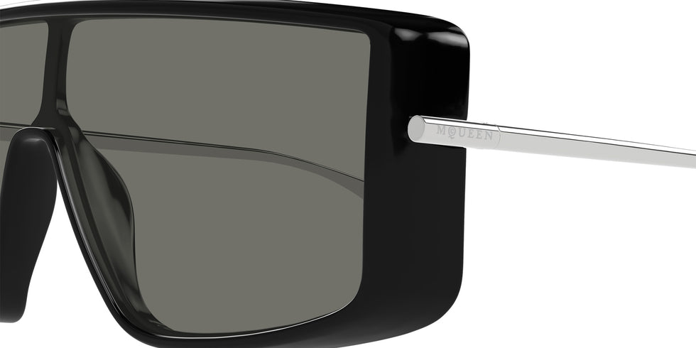 Alexander McQueen AM0524S 001 99 - Black/Silver / Gray #id:am0524s001_s:100110