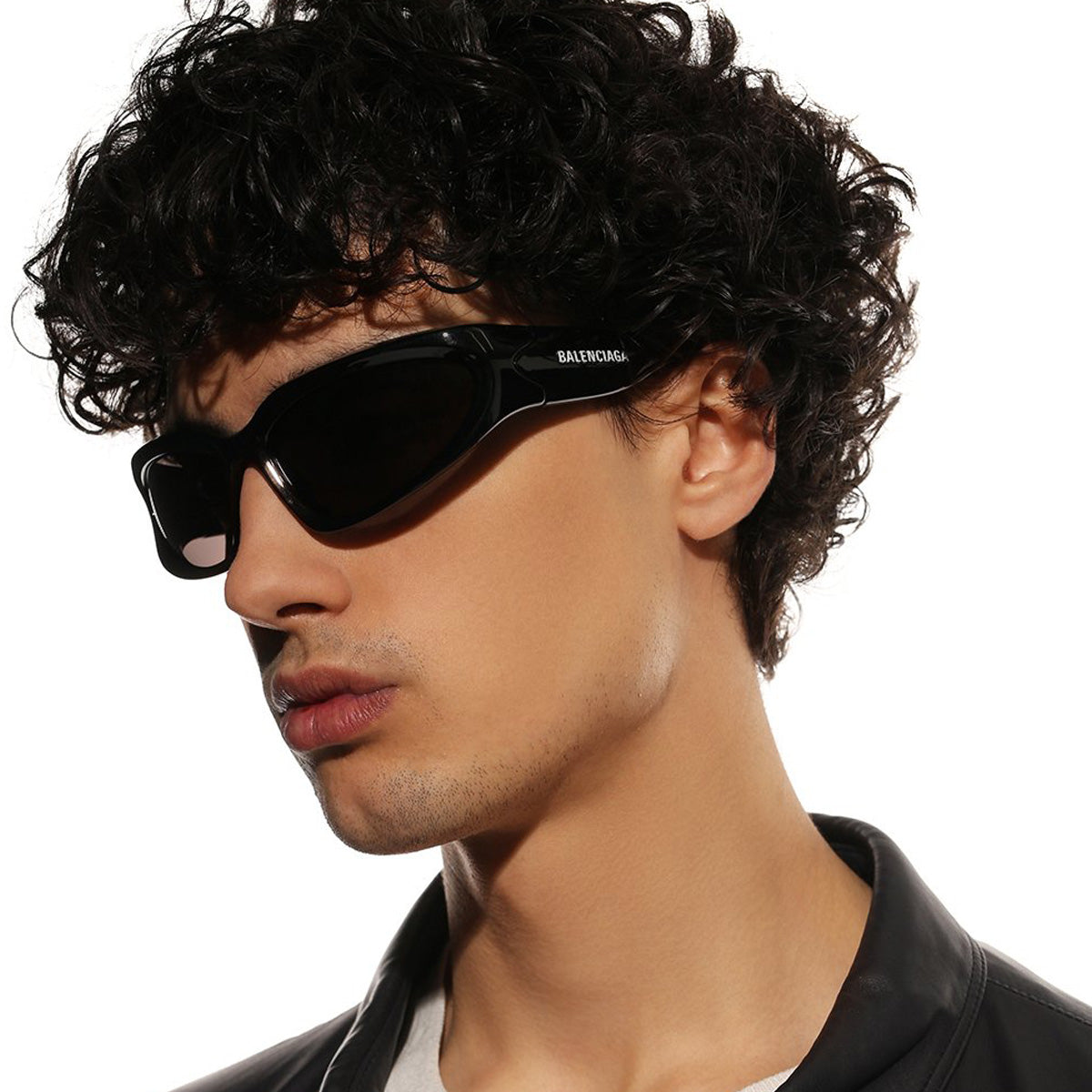 BALENCIAGA バレンシアガ ブラック サングラス BB0157S Balenciaga BB0157S Wrap Sunglasses | EyeOns.com
