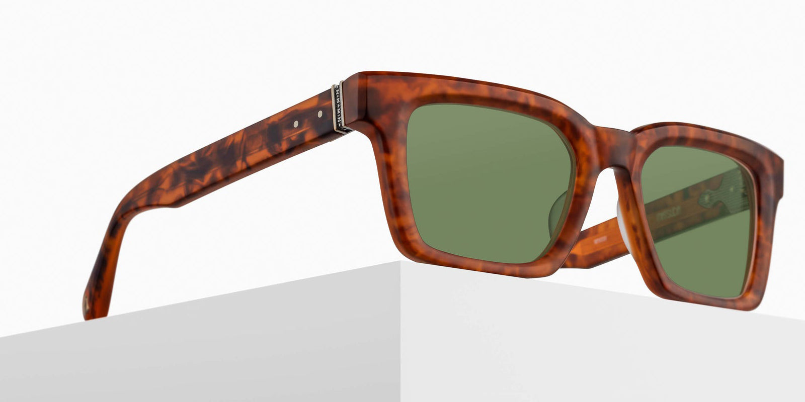 Matsuda M1033 50 - Matte Walnut/Amber / Sage Green #id:m1033mattewalnutambersagegreensunglass_s:106105