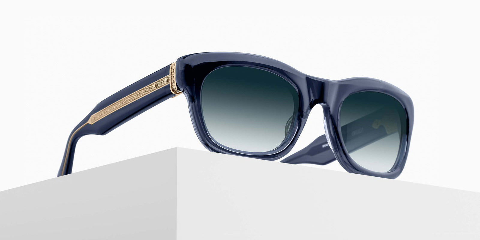 Matsuda M1042 50 - Dark Navy Crystal / Blue Gradient #id:m1042darknavycrystalbluegradient50_s:104105