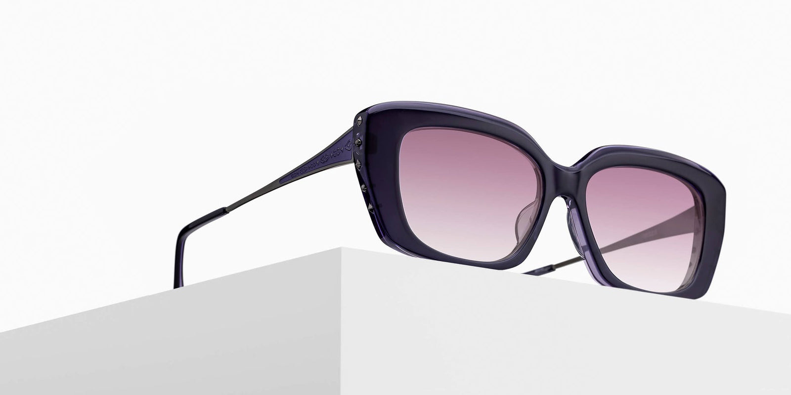 Matsuda M2070 53 - Deep Purple / Café Violet Gradient #id:m2070deeppurplecafvioletgradientsunglass_s:106105