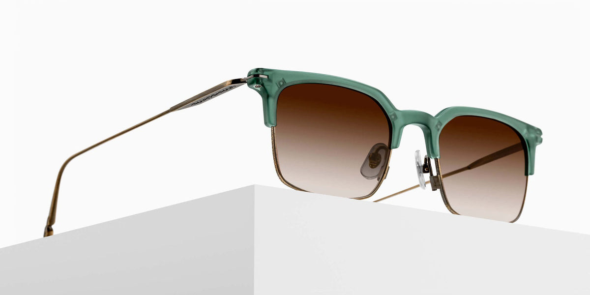 Matsuda M2075 49 - Matte Bottle Green-Antique Gold / Brown Gradient #id:m2075mattebottlegreenantiquegoldbrowngradientsunglass_s:104105