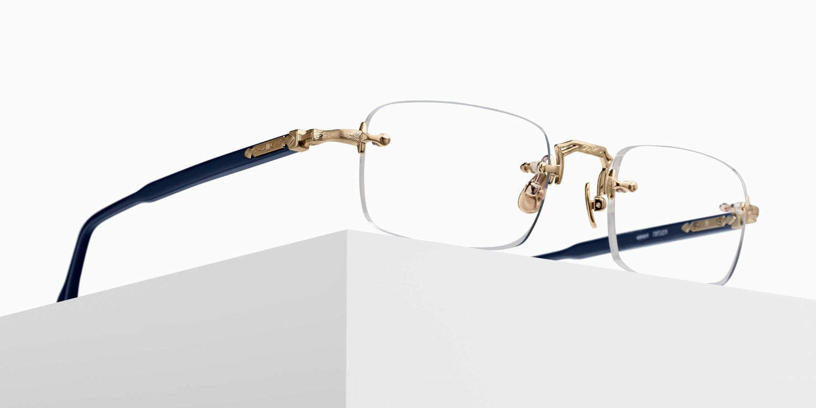 Matsuda M5009 52 - Brushed Gold/Navy #id:m5009brushedgoldnavygeometricclearlens52_s:100105