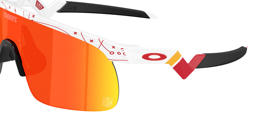 OAKLEY OJ9010 Kansas City Chiefs Resistor (Youth Fit) 901037 123 - White / Prizm Ruby Mirrored #id:oj9010901037_s:100130