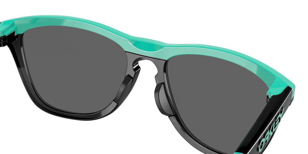 OAKLEY OO9284 Frogskins™ Range Cycle The Galaxy Collection 928410 55 - Celeste #id:oo9284928410_s:100135
