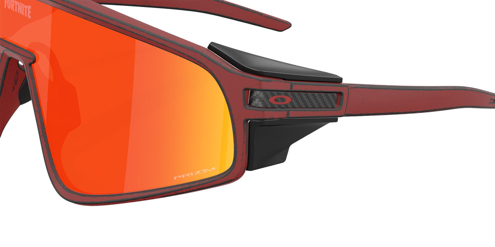 OAKLEY OO9404 Oakley X Fortnite��� Red Knight Latch��� Panel 940423 135 - Raceworn Red Knight / Prizm Ruby Mirrored #id:oo9404940423_s:100130