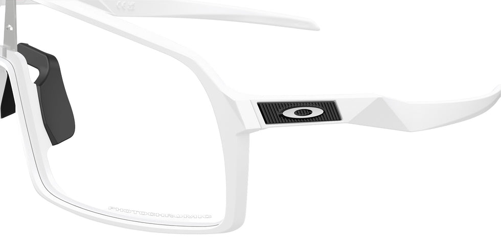 OAKLEY OO9406 Sutro 940699 137 - Matte White / Clear to Black Iridium Photochromic #id:oo9406940699_s:104130