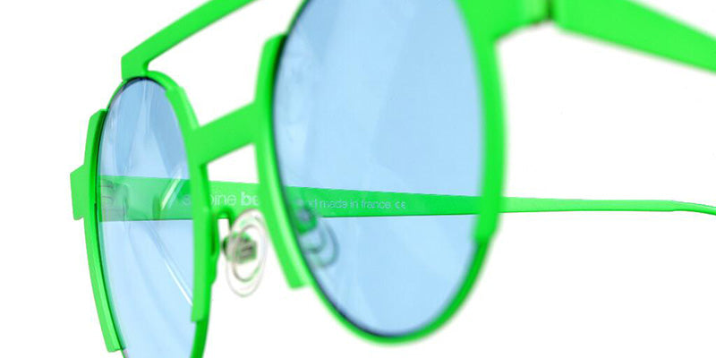 Sabine Be Be Groovy Slim Sun 130 49 - Green Fluorescent Satin #id:sbebegroovyslimsun130_s:102115