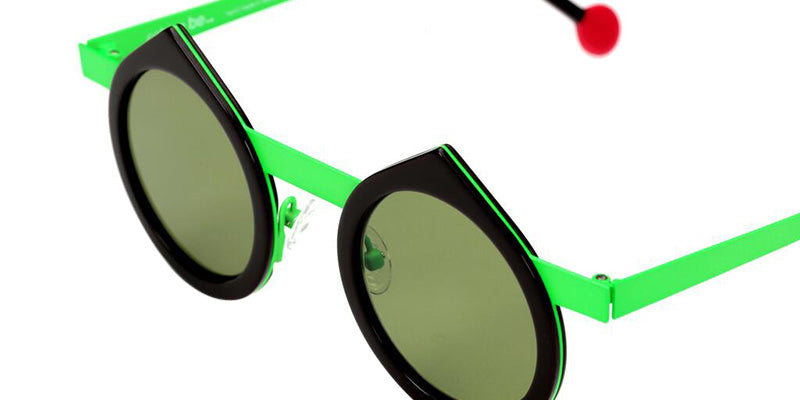 Sabine Be Be Yin Sun 197 43 - Chocolate Black Shiny/Green Fluorescent Satin #id:sbebeyinsun197_s:102120