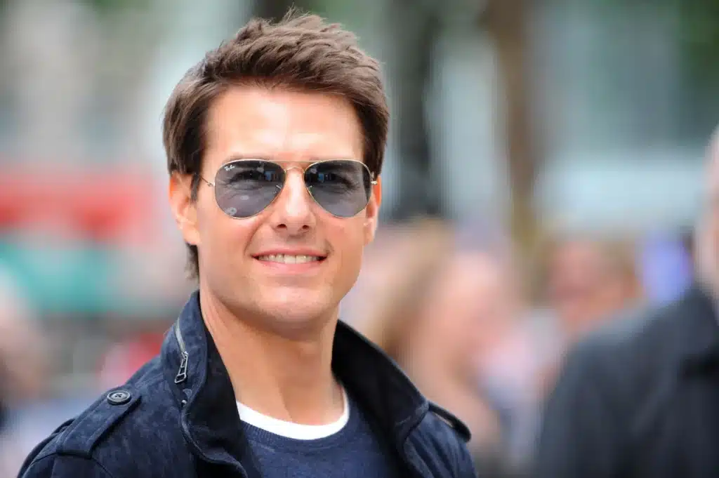 Tom Cruise Wearing Ray-Ban's RB3025 Gold/Blue Classic