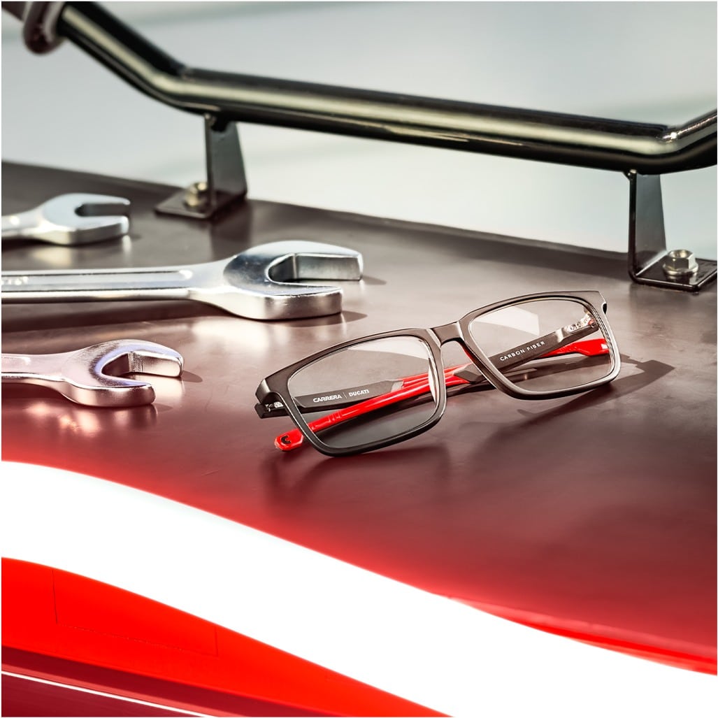 Expand your vision with glasses with the latest CARDUC 026 from the new Ducati Carrera collection