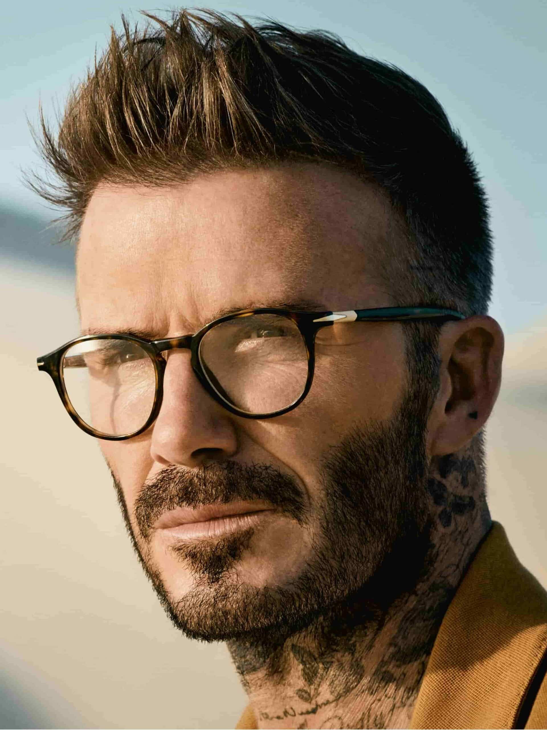 David Beckham DB 1126 Brown Horn are glasses that will decorate your style and give new fashion sensations