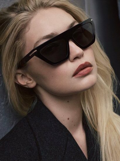 Gigi Hadid in suglasses from the Boss collection 2023