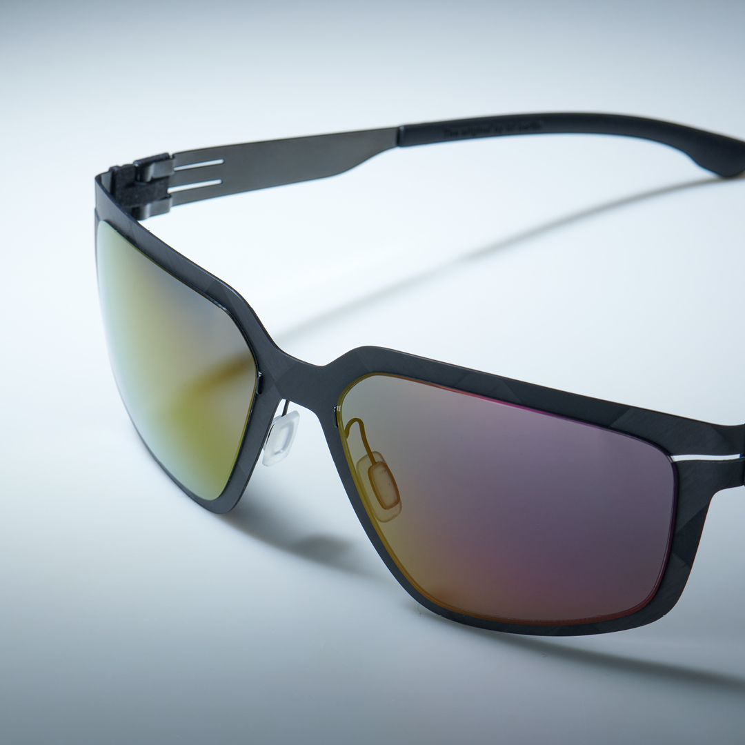 Colored glasses -FLEXARBON ic berlin - are ideal for sports or other physical activity