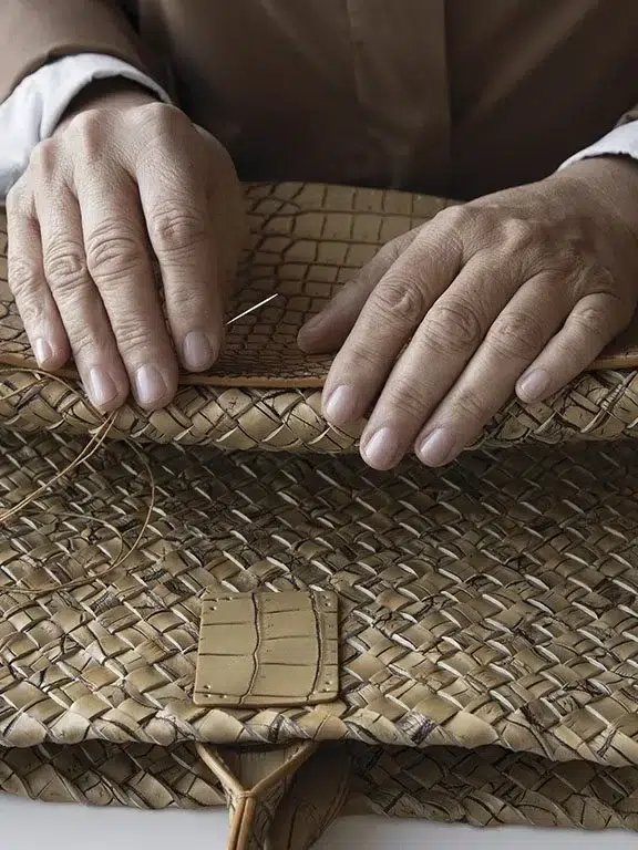 Making bags by hand bottega veneta