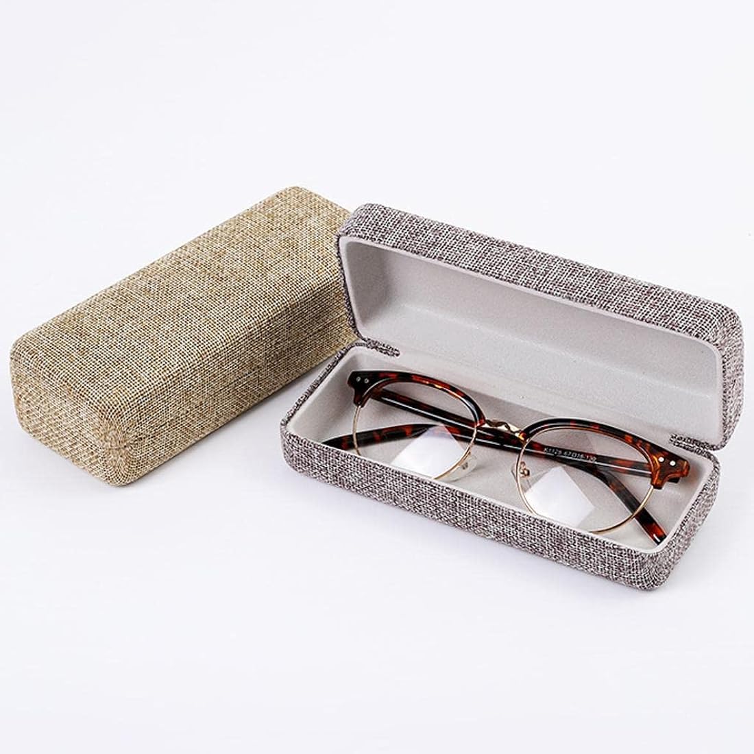 A classic and luxurious gift in the form of glasses for Christmas