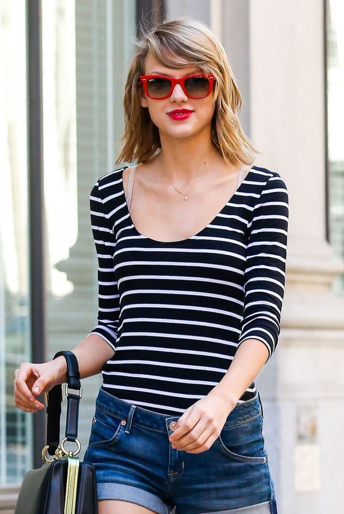 taylor wears ray-ban glasses 