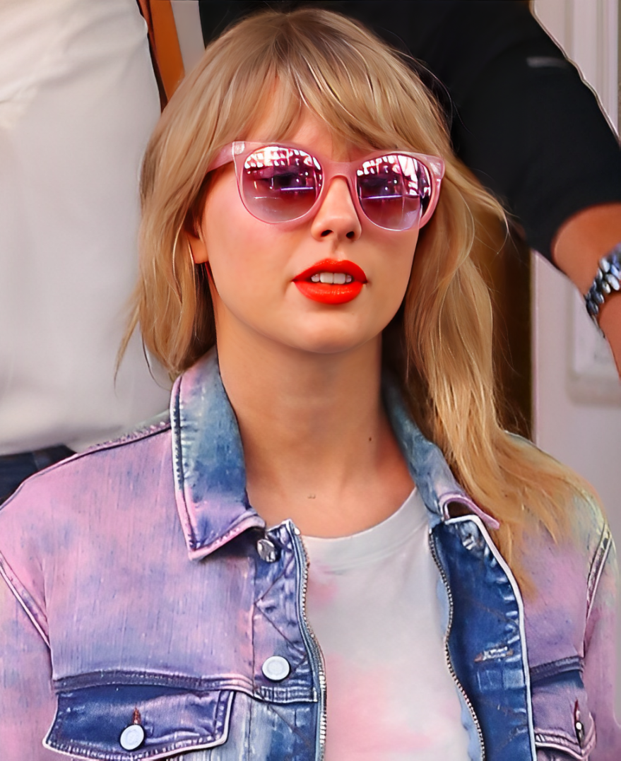 tay wears shades