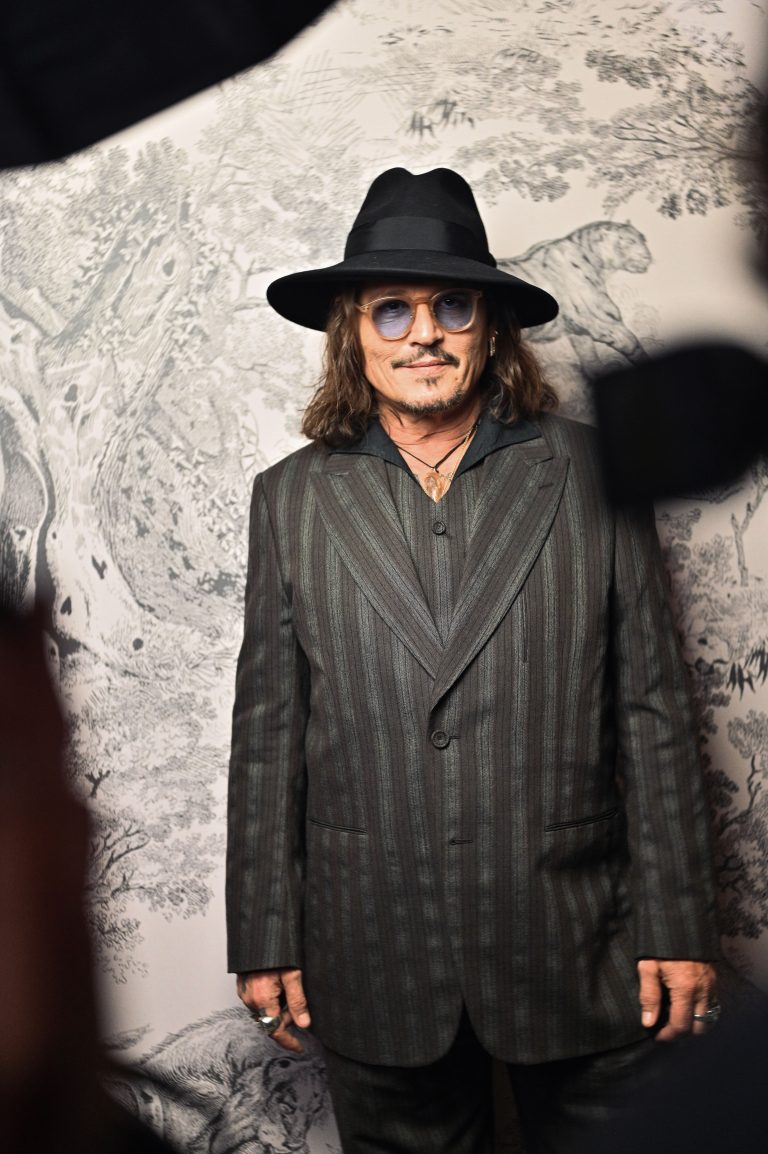 depp glasses cannes 2023