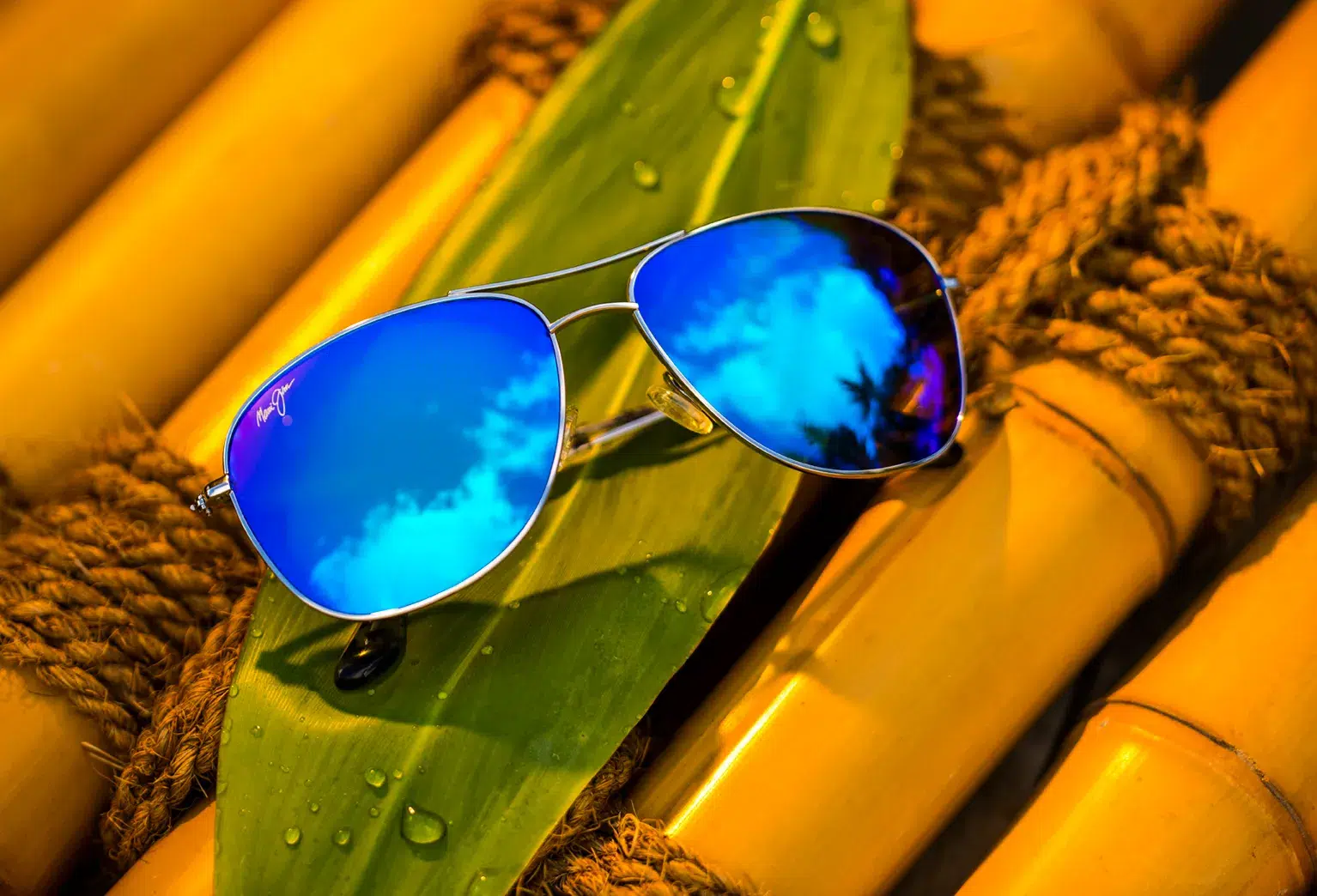 Sunglasses to protect eyes from UV rays