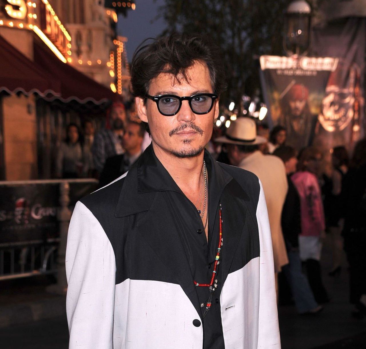 depp sunglasses red carpet