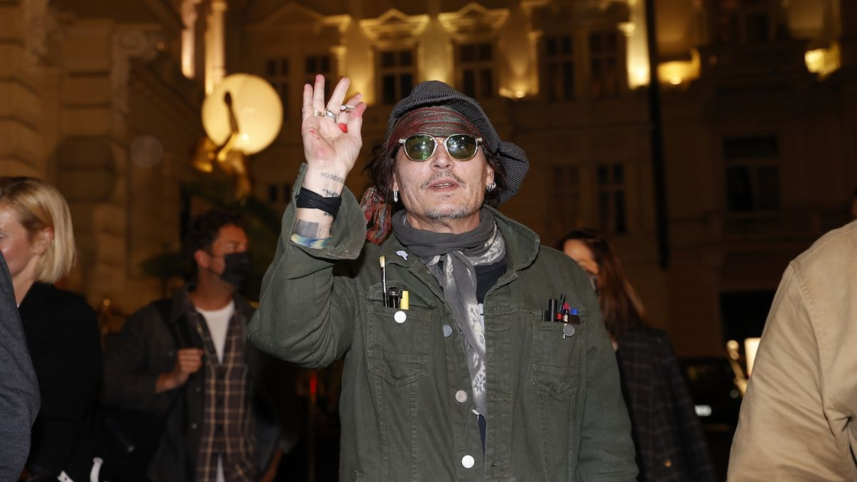 depp shades green
