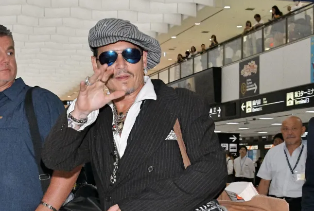 depp ray-ban shades